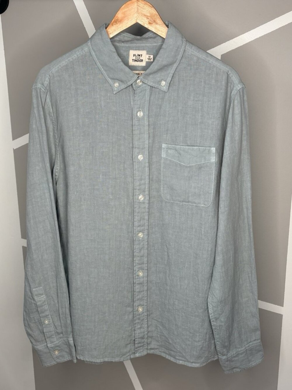Flint and Tinder Classic Fit Button Down 100% Linen Shirt Men’s M Long Sleeve